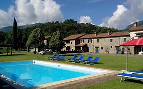 Coriana Apartments & Villas